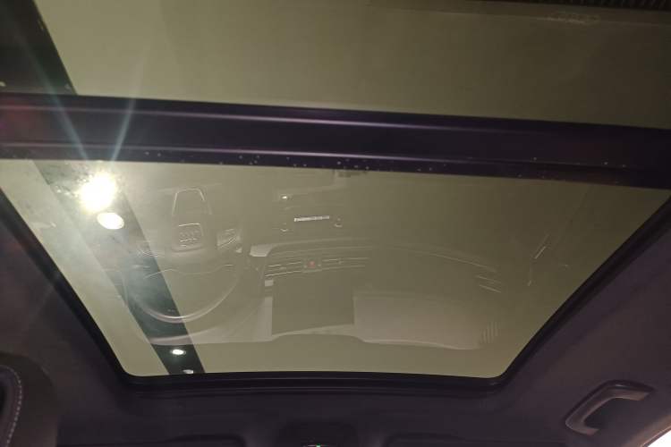 Used Audi Q5L 2023 40T Luxury Dynamic Model Headliner