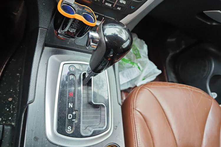 Used GAC Trumpchi GS5 2013 1.8T Automatic Two-Wheel Drive Luxury Edition Gear Lever