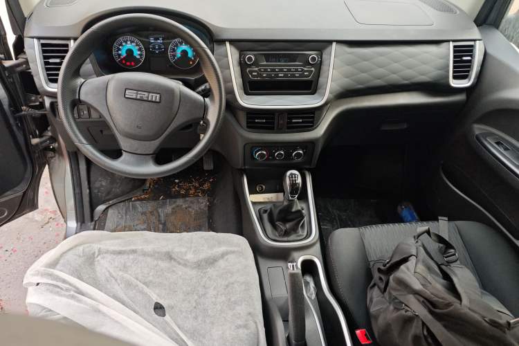 Used Jinbei Gold Hiace M Classic 2024 1.5L Engineering Lion Passenger Van 7 Seats