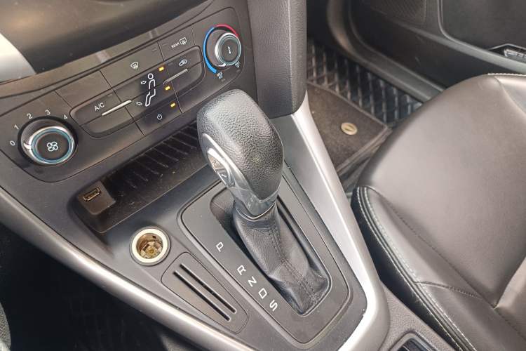 Used Ford Focus 2015 Hatchback 1.6L Automatic Comfort Model
