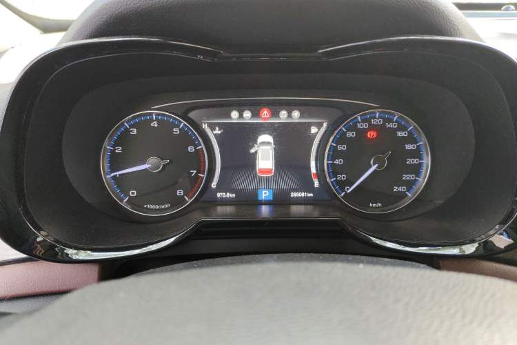 Used GAC Trumpchi GS8 2017 320T Two-Wheel Drive Luxury Smart Connectivity Version (7 Seats) Instrument Cluster