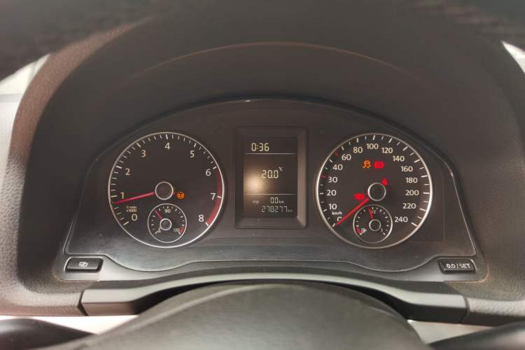 Used Volkswagen Sagitar 2011 1.6L Manual Comfort Version Instrument Cluster