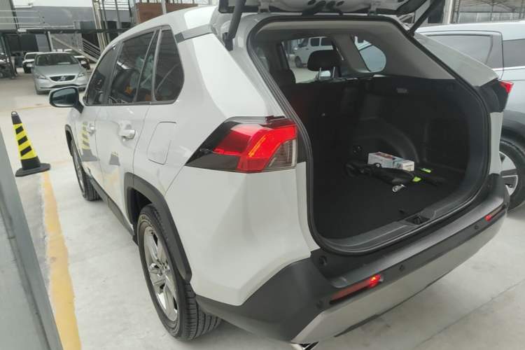 Used Toyota RAV4 2021 2.0L CVT Two-Wheel Drive Fashion Edition
