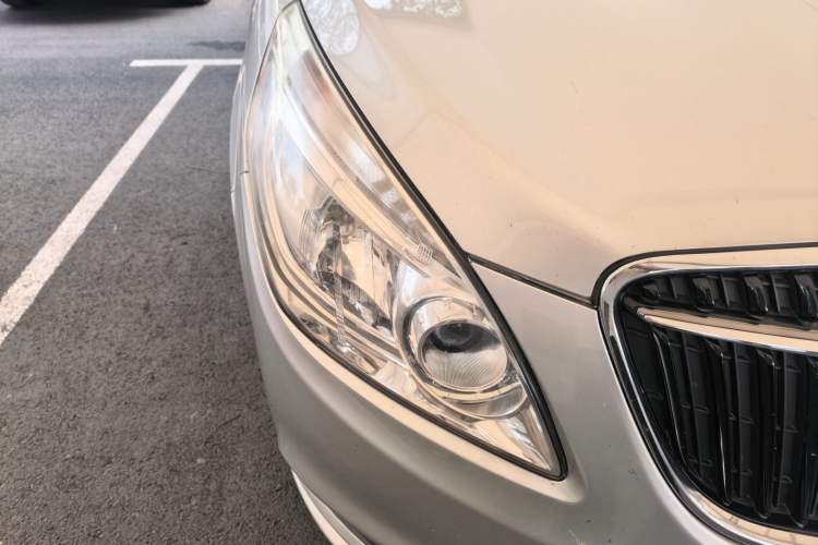 Used Buick GL8 2017 25S Luxury Version China V Standard Right Front Headlight