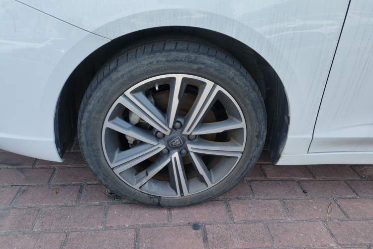 Used Roewe i5 2019 20T Automatic 4G Connect Luxury Flagship Edition
