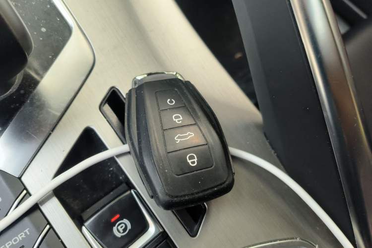 Used Geely Auto Coolray 2020 PRO 260T DCT Knight Vehicle Key