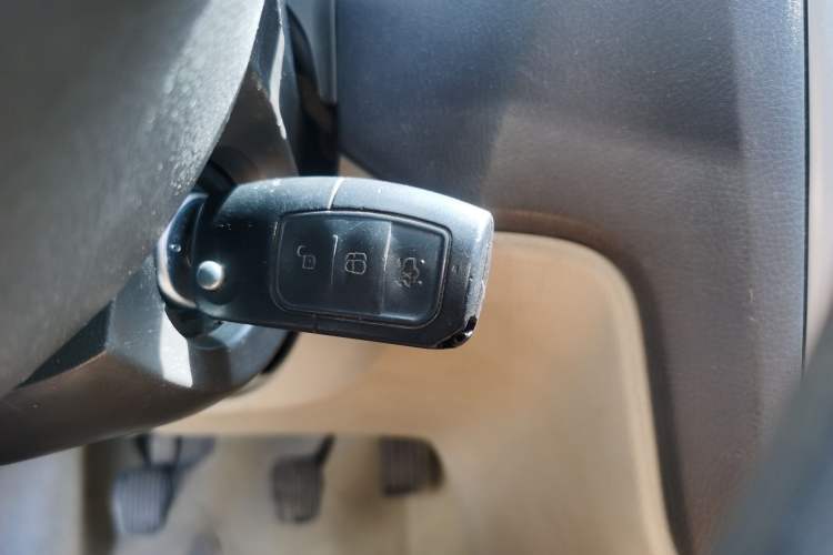 Used Ford Focus 2013 Sedan Classic 1.8L Manual Base Model