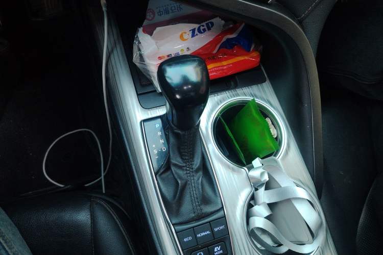 Used Toyota Camry 2019 Dual-Engine 2.5 HG Luxury Edition China V Standard