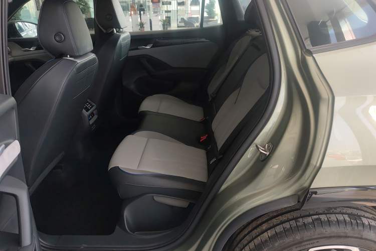 Used Volkswagen Tayron 2025 Tiguan L 380TSI 4Motion Luxury
