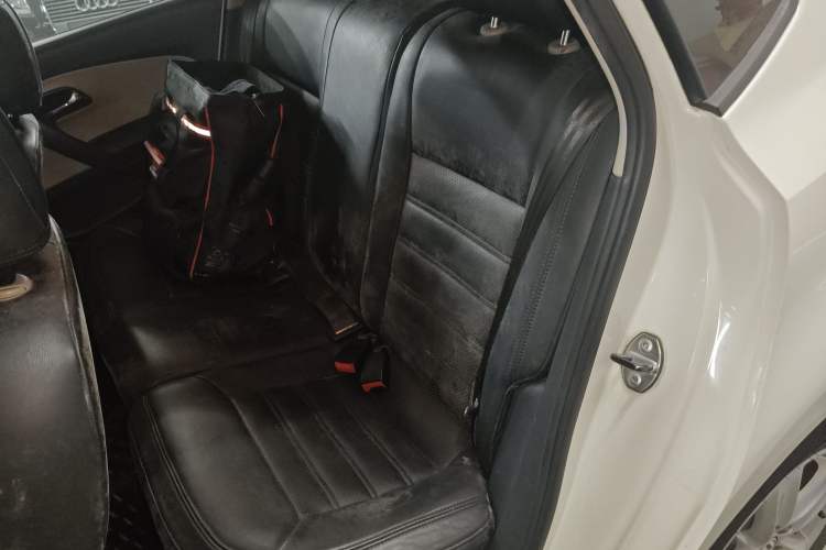 Used Volkswagen Polo 2011 1.6L Automatic ZhiShang Version Left Rear Seat