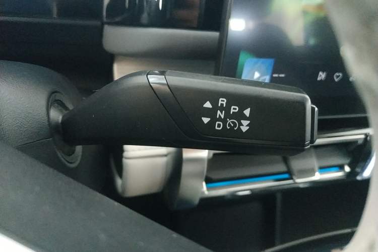 Used iCAR 03 2024 501km Four-wheel Drive Long-range Intelligent Driving Edition Gear Lever