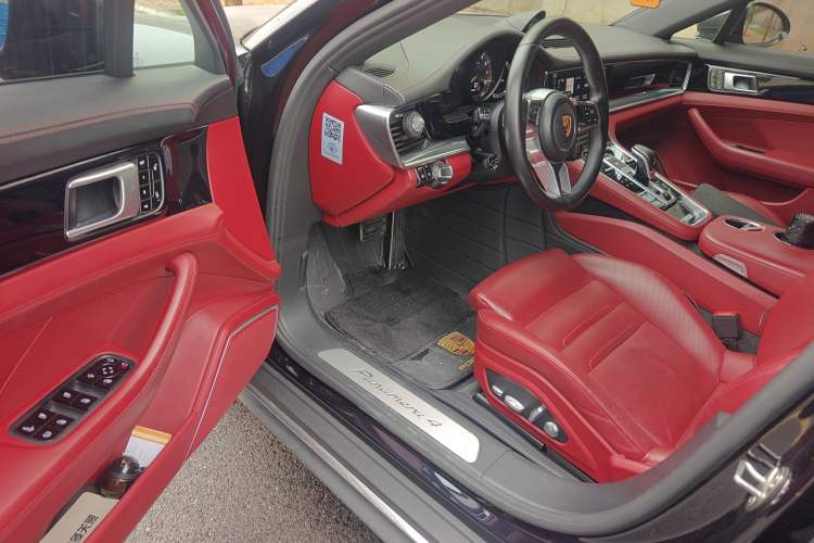 Used Porsche Panamera 2017 Panamera 4 E-Hybrid Executive Long Wheelbase 2.9T Driver Seat