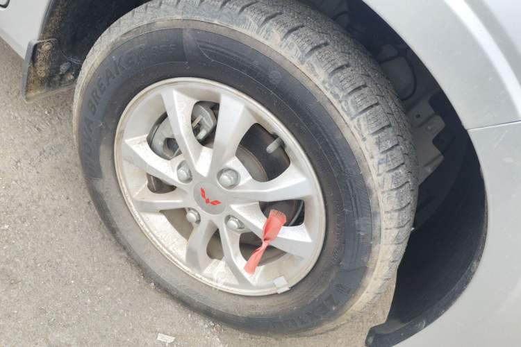 Used Wuling Hongguang V 2022 1.5L Jingqu Version Hydraulic Power Steering LAR