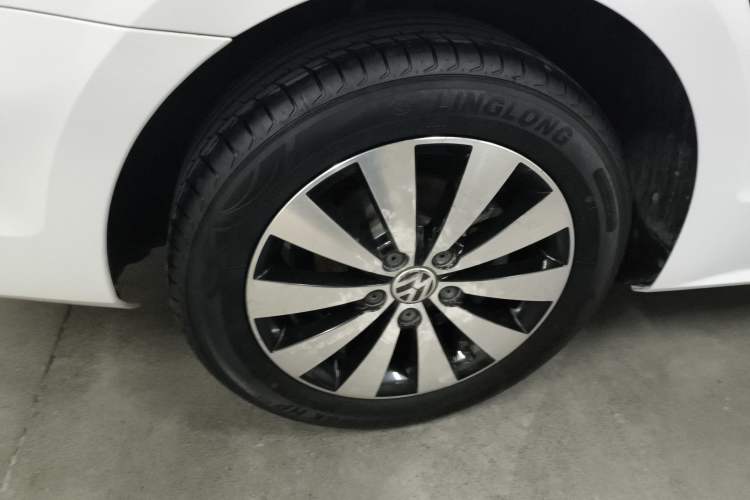 Used Volkswagen Sagitar 2017 180TSI Automatic Luxury Edition Exterior 5