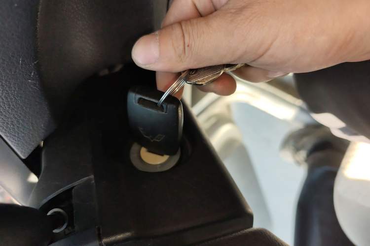 Used Wuling Rongguang V 2015 1.5L Base Version