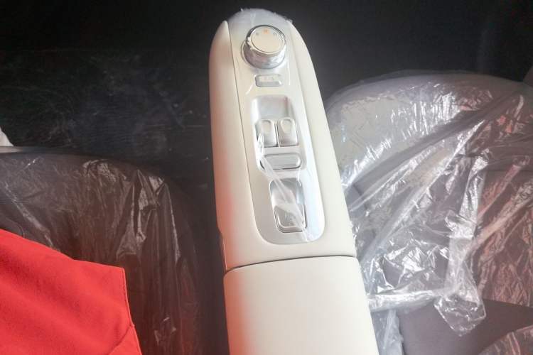 Used CHANGAN NEVO Lumin 2025 205 km Xiangqin Version Gear Lever