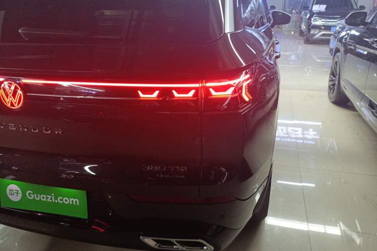 Used Volkswagen Tavendor 2023 380TSI Four-Wheel Drive R-Line First Edition Exterior 3