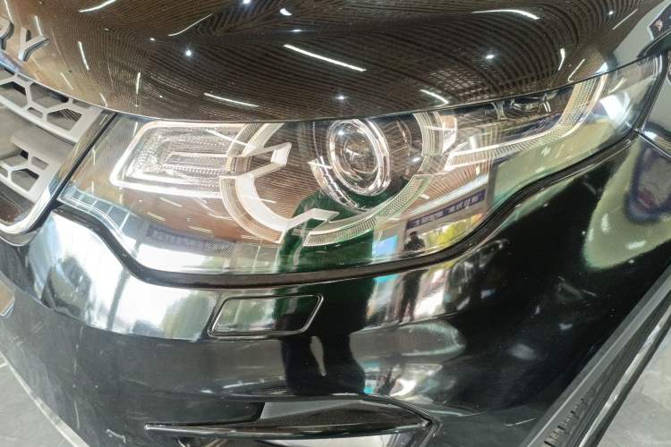 Used Land Rover Discovery Sport 2018 240 PS PURE Edition
