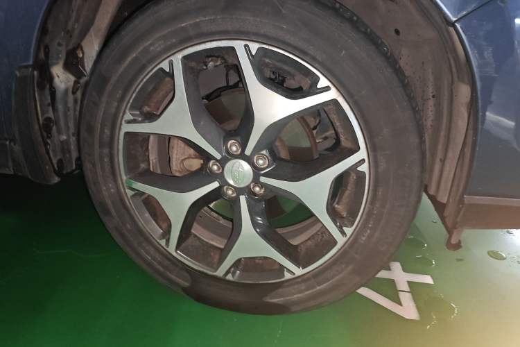 Used Subaru Forester 2015 2.0i Special Edition Commemorative Model Right Front Wheel Hub