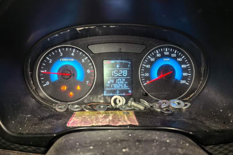 Used Dongfeng Fengon 330 2018 1.5L 330S Premium Edition China V DK15
