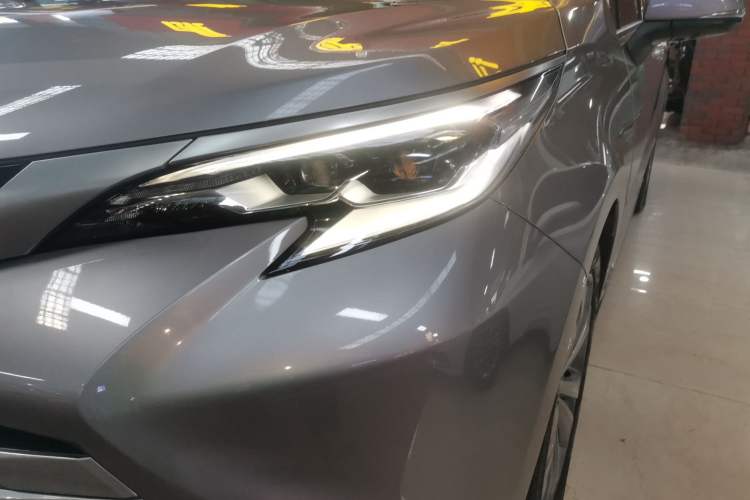 Used Toyota Sienna 2023 2.5L Hybrid Platinum Edition