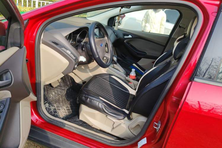 Used Ford Focus 2012 Sedan 1.6L Automatic Comfort Model
