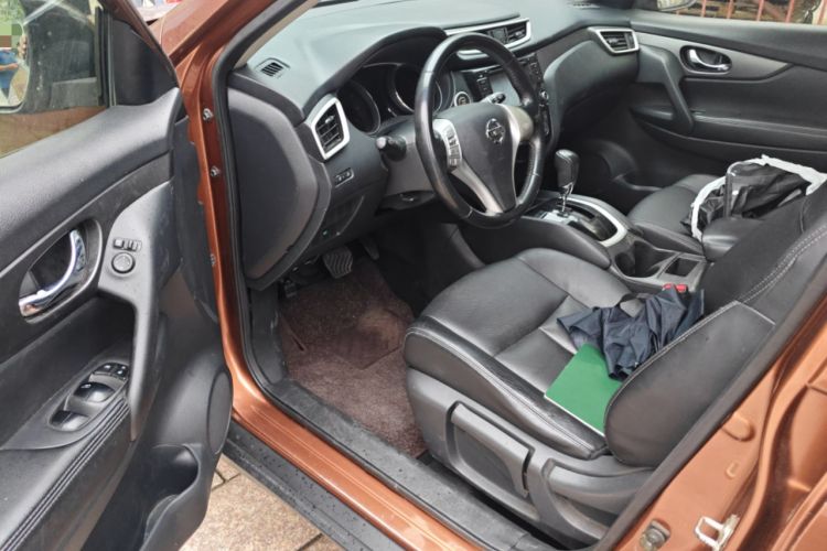 Used Nissan X-Trail 2014 2.0L CVT Comfort Edition 2WD Driver Seat