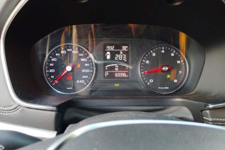Used Roewe RX5 2016 20T Two-Wheel Drive Automatic Internet Smart Edition