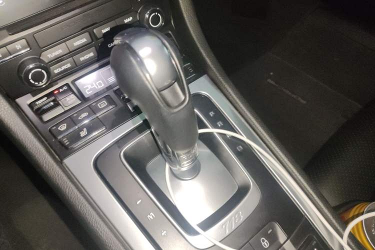 Used Porsche 718 2018 Cayman 2.0T
