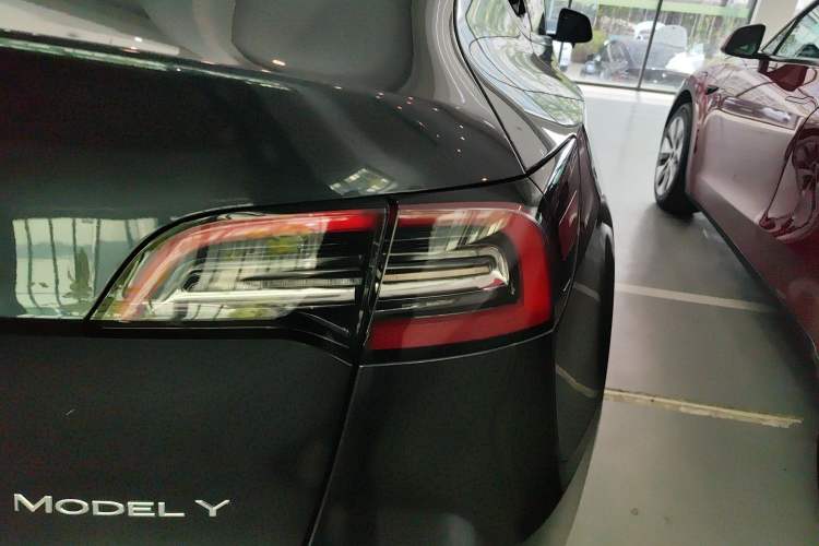 Used Tesla Model Y 2024 Rear-Wheel-Drive Version
