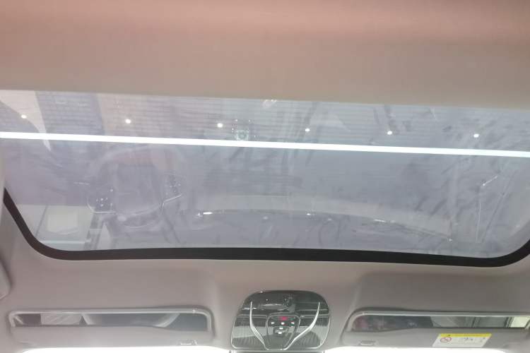 Used VOYAH PASSION 2023 Four-Wheel Drive Standard Edition