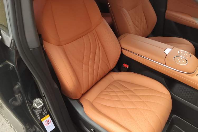 Used Deepal S07 2023 121Max Range-Extended Version Right Front Seat