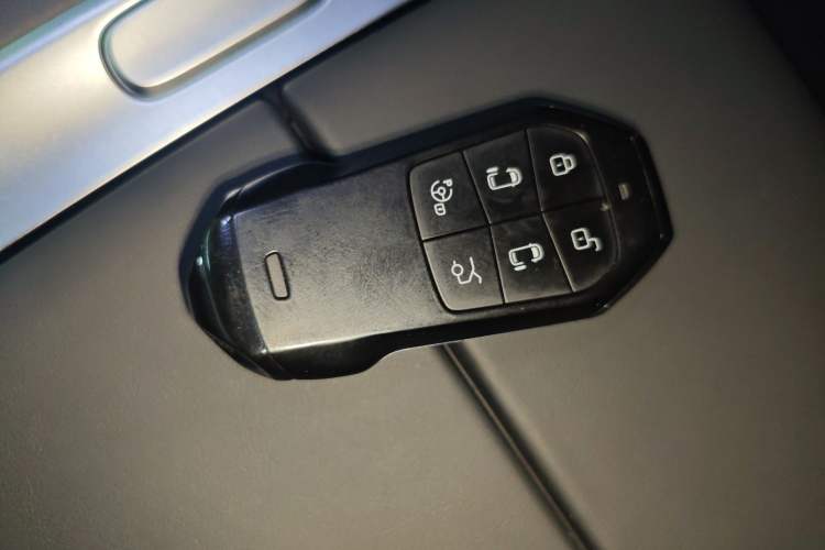 Used XPeng X9 2024 702 Ultra-Long Range Pro