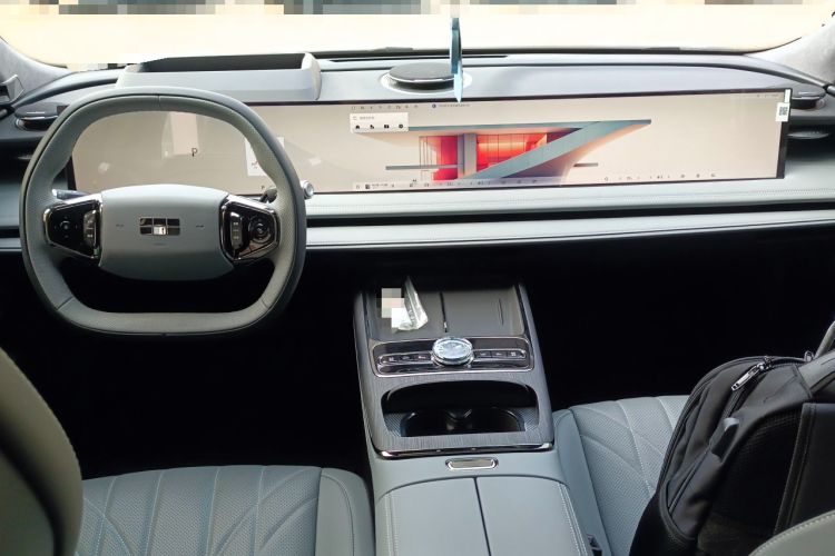 Used Geely Galaxy E8 2025 700 km Long-Range Intelligent Driving Version Center Console