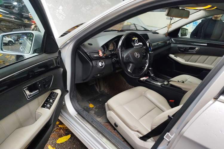 Used Mercedes-Benz E-Class 2011 E 260 L CGI Fashion Model
