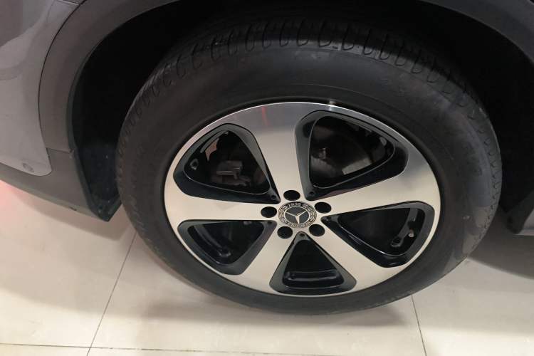 Used Mercedes-Benz GLC 2019 Facelift GLC 260 L 4MATIC Luxury Model
