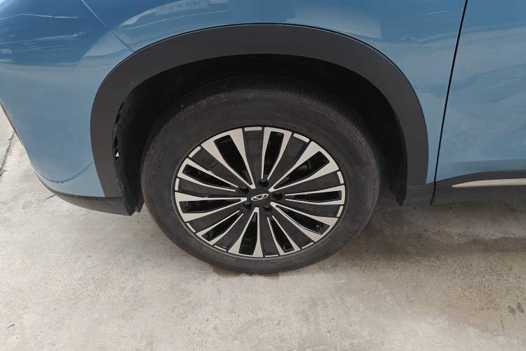 Used Chery Tiggo 8 PLUS C-DM 2025 1.5T 116 km Prestige Version 5 Seats