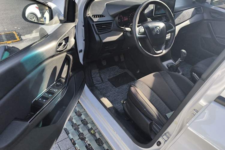 Used Baojun 310 2016 1.2L manual Comfort trim level
