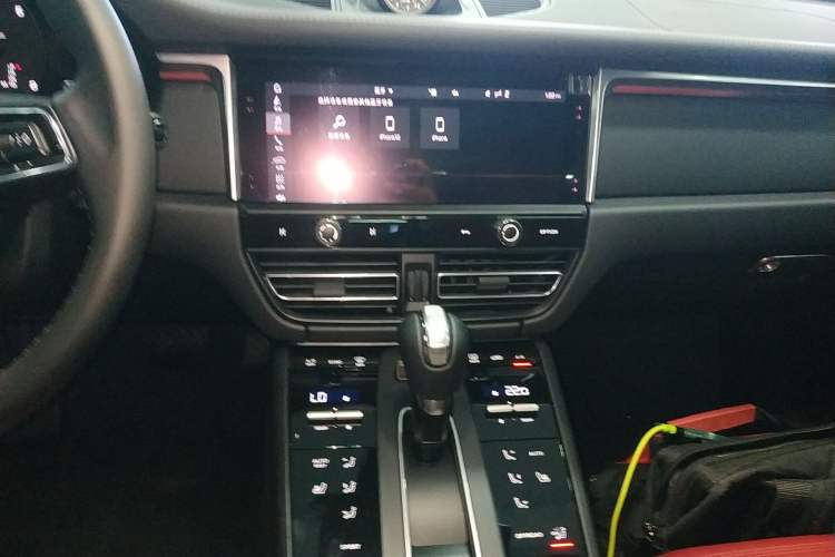 Used Porsche Macan 2022 Macan 2.0T
