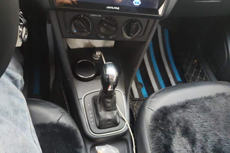 Used Volkswagen Polo 2016 1.4L Automatic Trendy Model Gear Lever