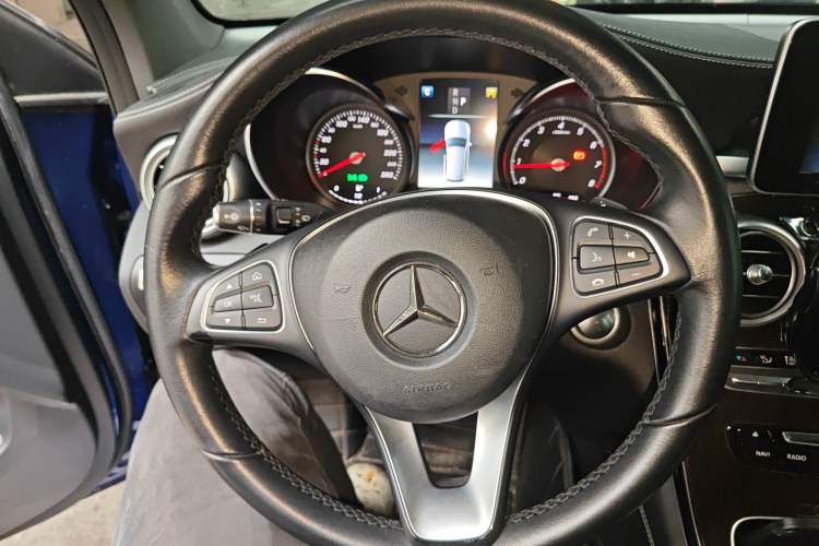 Used Mercedes-Benz GLC 2019 GLC 260 4MATIC Luxury Model