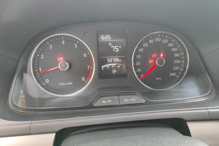 Used Volkswagen Lavida 2013 Restyled Classic 1.6L Manual Comfort Edition