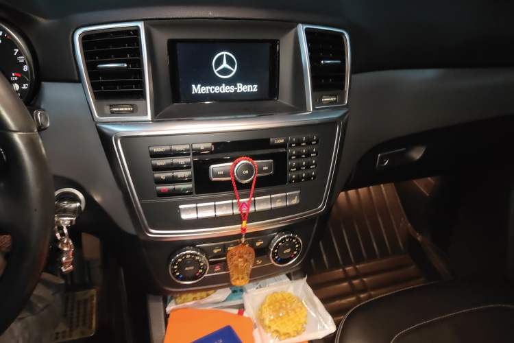 Used Mercedes-Benz M-Class 2014 ML 320 4MATIC
