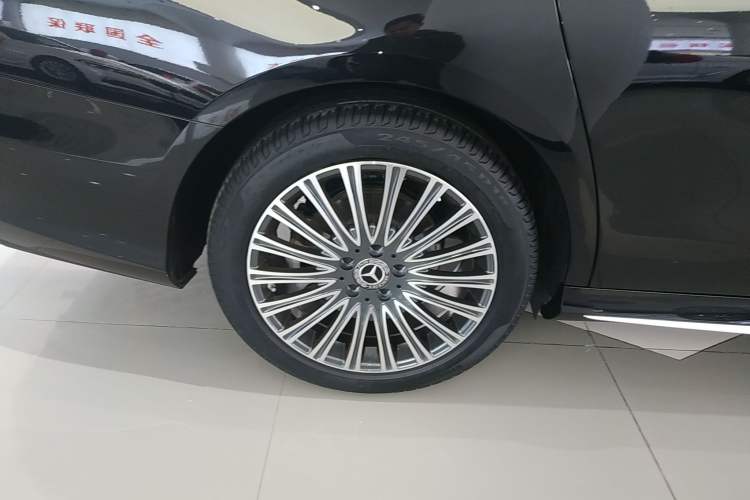 Used Mercedes-Benz E-Class 2023 Restyled E 300 L Sport Luxury Edition
