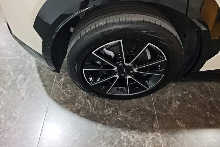 Used Zeekr X 2025 5-Seater Long-Range Version Right Rear Wheel Hub