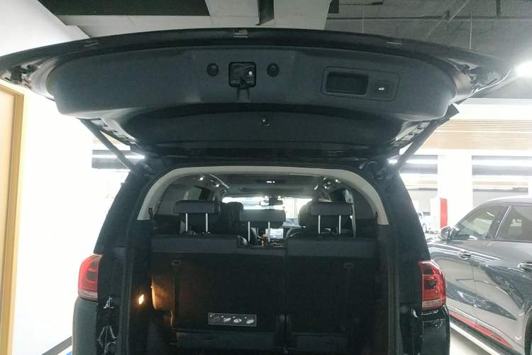 Used GAC Trumpchi M8 2019 320T Ultimate Edition Trunk