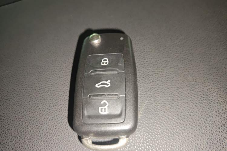 Used Volkswagen Tiguan 2015 1.8TSI Automatic Two-Wheel Drive Luxury Model Vehicle Key