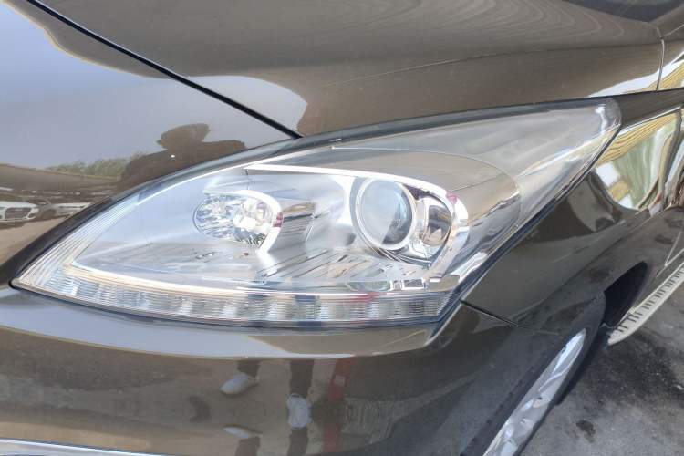 Used Peugeot 3008 2015 2.0L Automatic Trend Edition Left Front Headlight