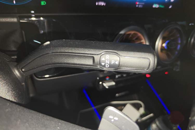 Used Mercedes-Benz EQA 2022 EQA 300 4MATIC Launch Edition Gear Lever