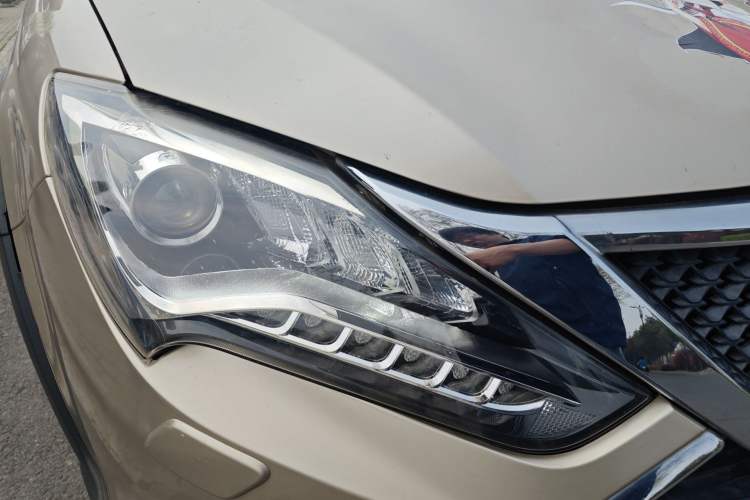 Used BYD Tang New Energy 2015 2.0T Four-Wheel-Drive Flagship Model
